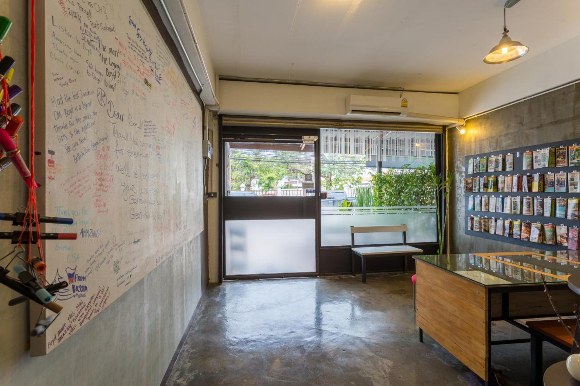 Zz Hostel Chiang Mai Esterno foto